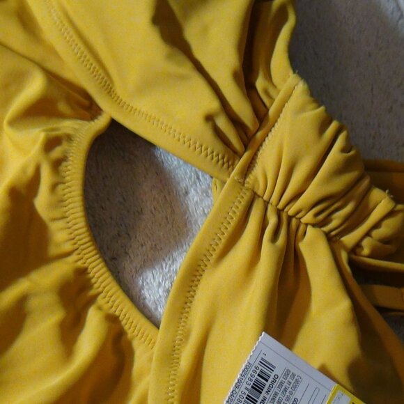 Shade & Shore Women's Asymmetric Twist One Piece Swimsuit Gold S,M.XL - Picture 7 of 16